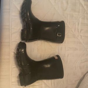 ⭐️MOVING⭐️ authentic hunter boots